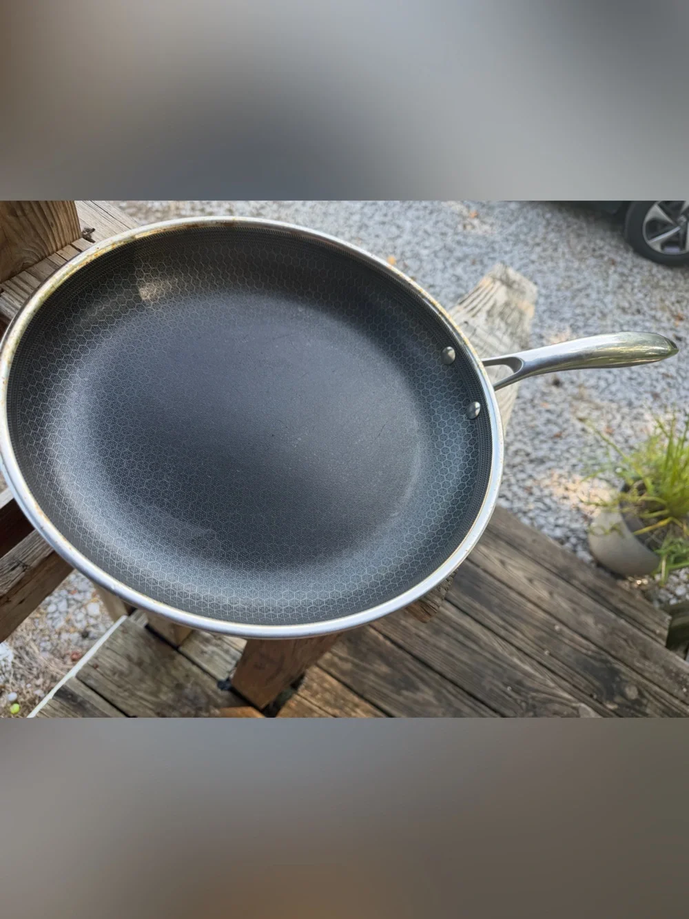 HexClad Nonstick Cookware Surface - Black